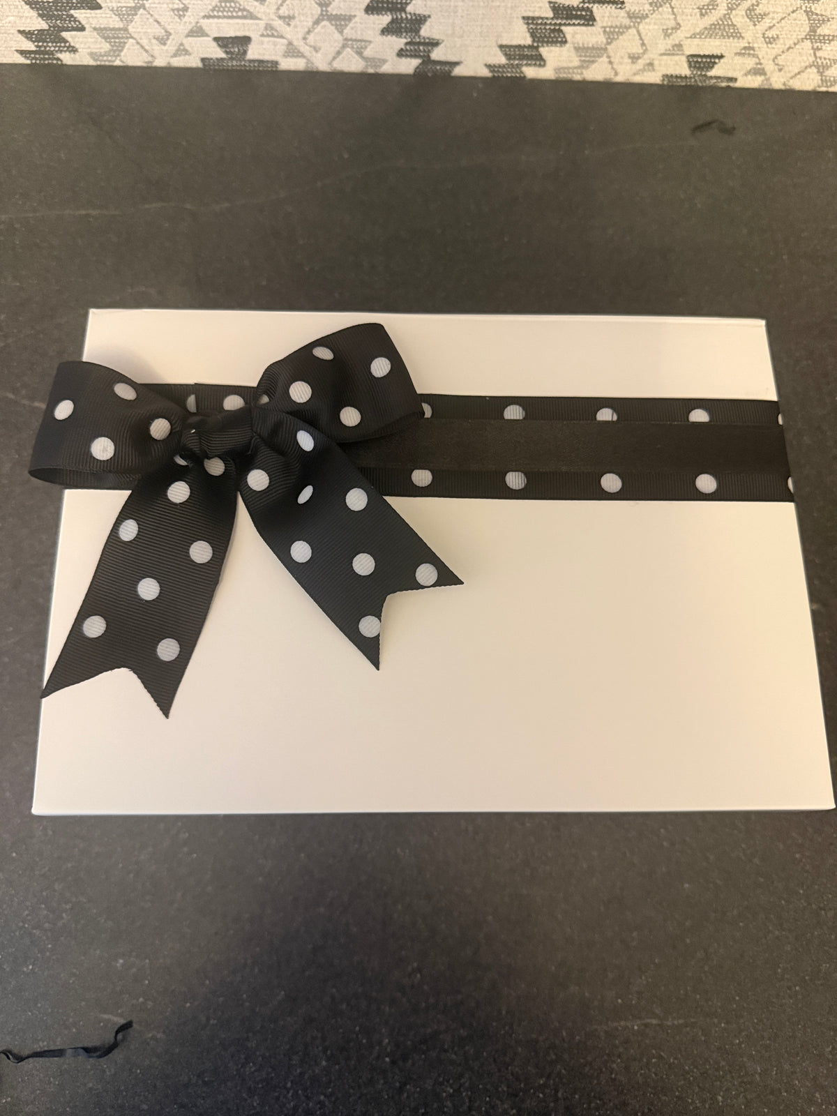 Large Gift Set With Lattice Burner, 2 Boxes Of Wax Melts & A Luxury Room Spray