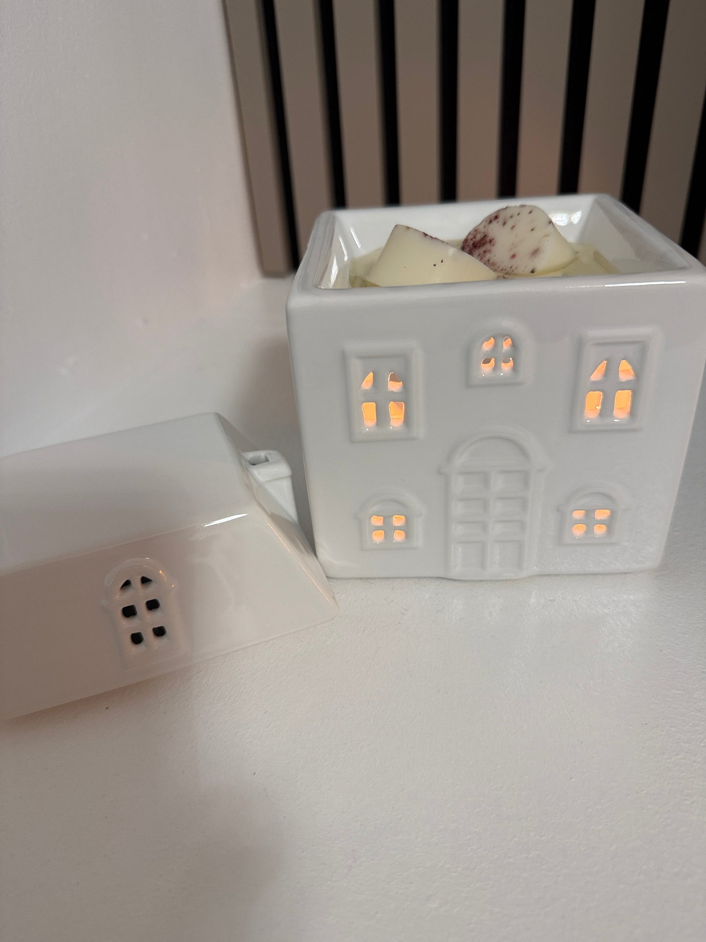 Large House Wax Warmer With Your Choice Of Fragrance