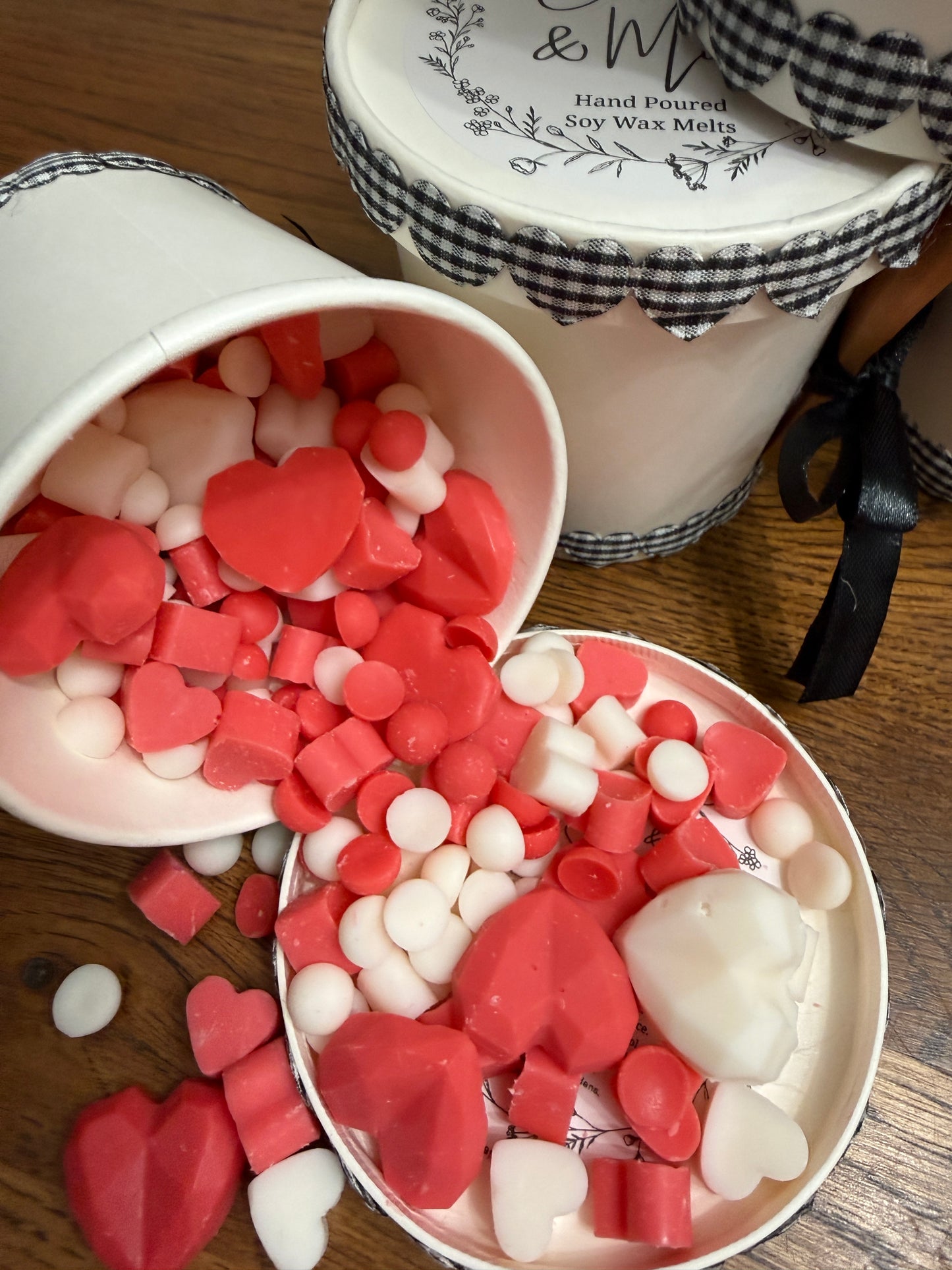 Valentines Scoopable Pots In Choice Of Scent