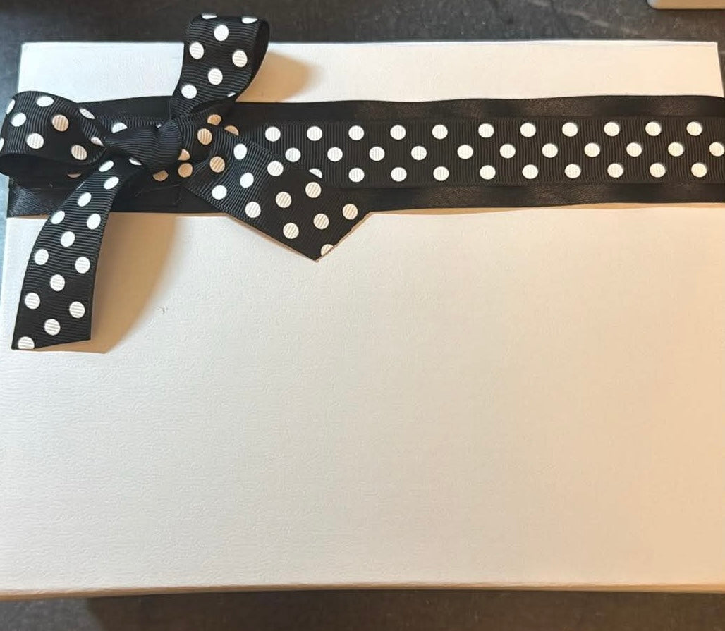 Large Gift Set With Feather Burner, 2 Boxes Of Wax Melts & A Luxury Room Spray