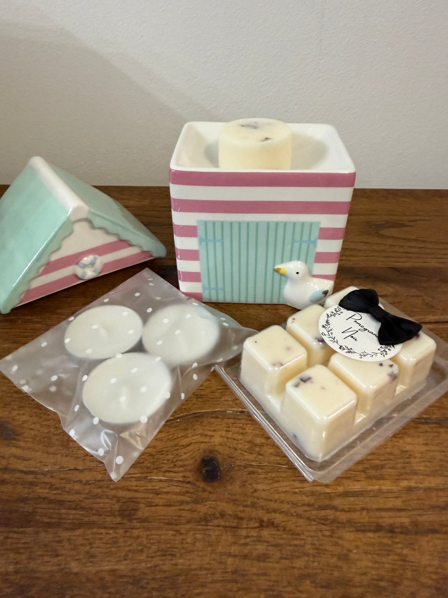 Seaside Beach Hut Wax Burner With Your Choice Of Fragrance