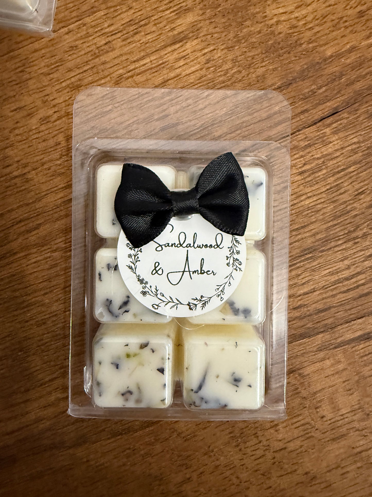Sandalwood & Amber Highly Scented Wax Melts