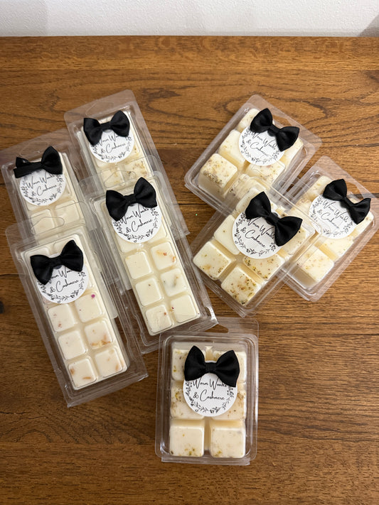 Warm Woods & Cashmere Highly Scented Wax Melts