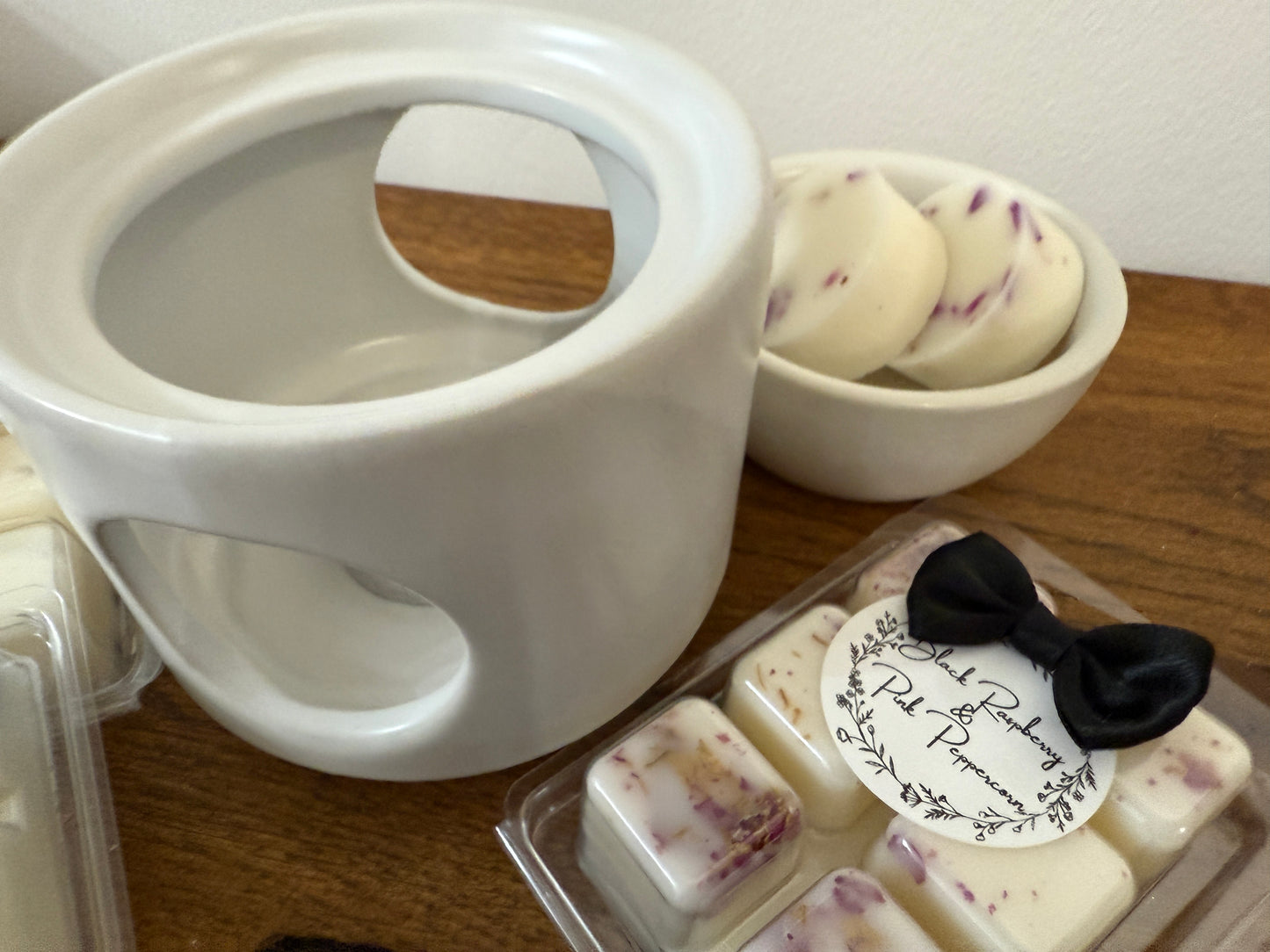 Contemporary White Wax Warmer With Your Choice Of Fragrance