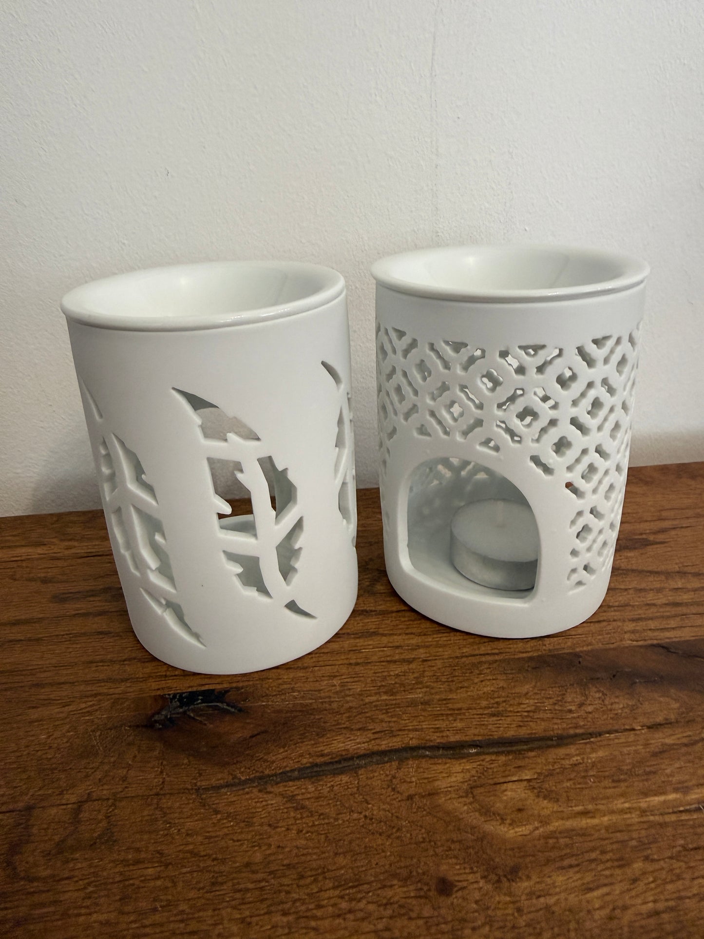 Large Gift Set With Lattice Burner, 2 Boxes Of Wax Melts & A Luxury Room Spray