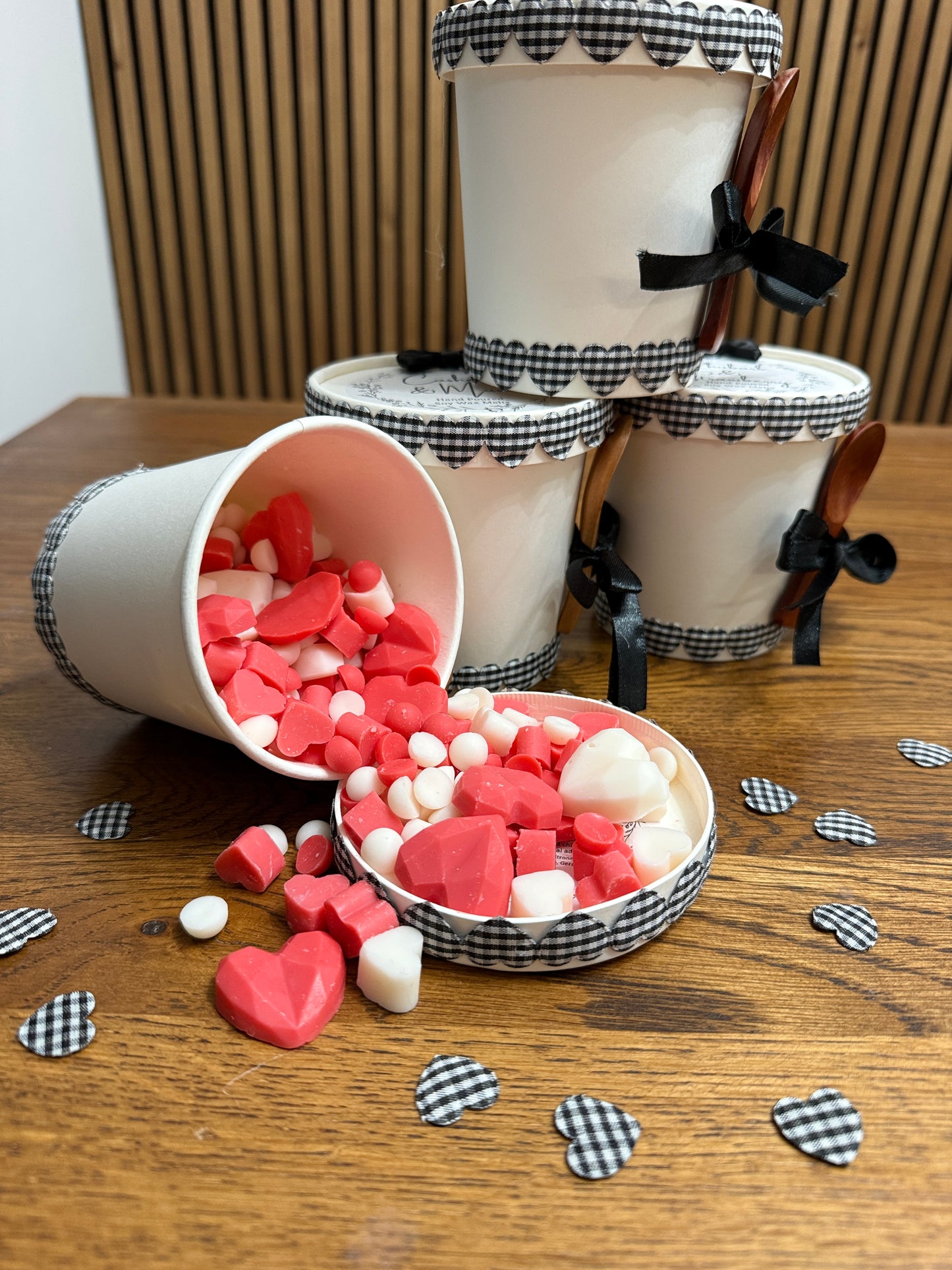 Valentines Scoopable Pots In Choice Of Scent