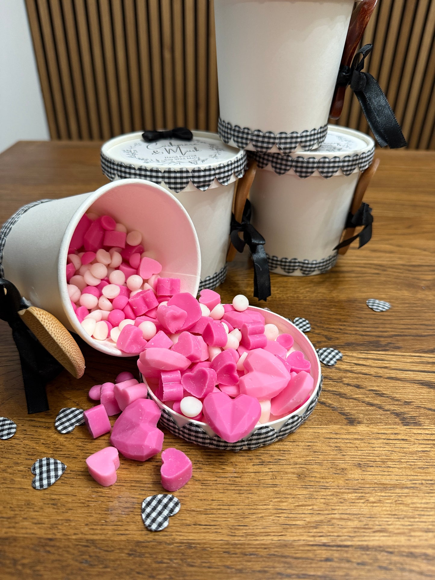 Valentines Scoopable Pots In Choice Of Scent