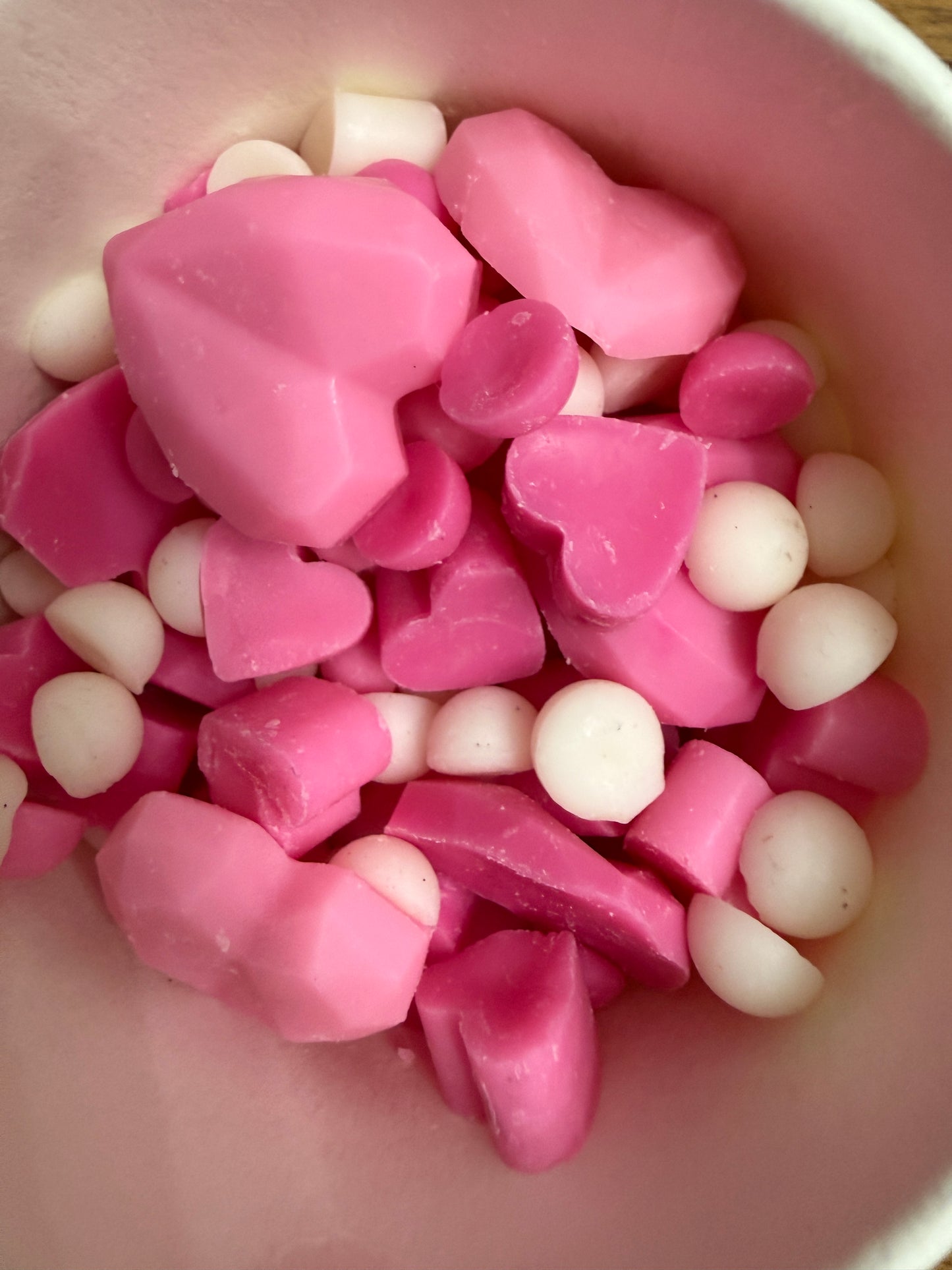 Valentines Scoopable Pots In Choice Of Scent