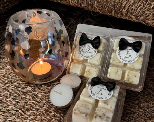 Beautiful Glass Wax / Oil Warmer Set With Cosy Collection Of Scents